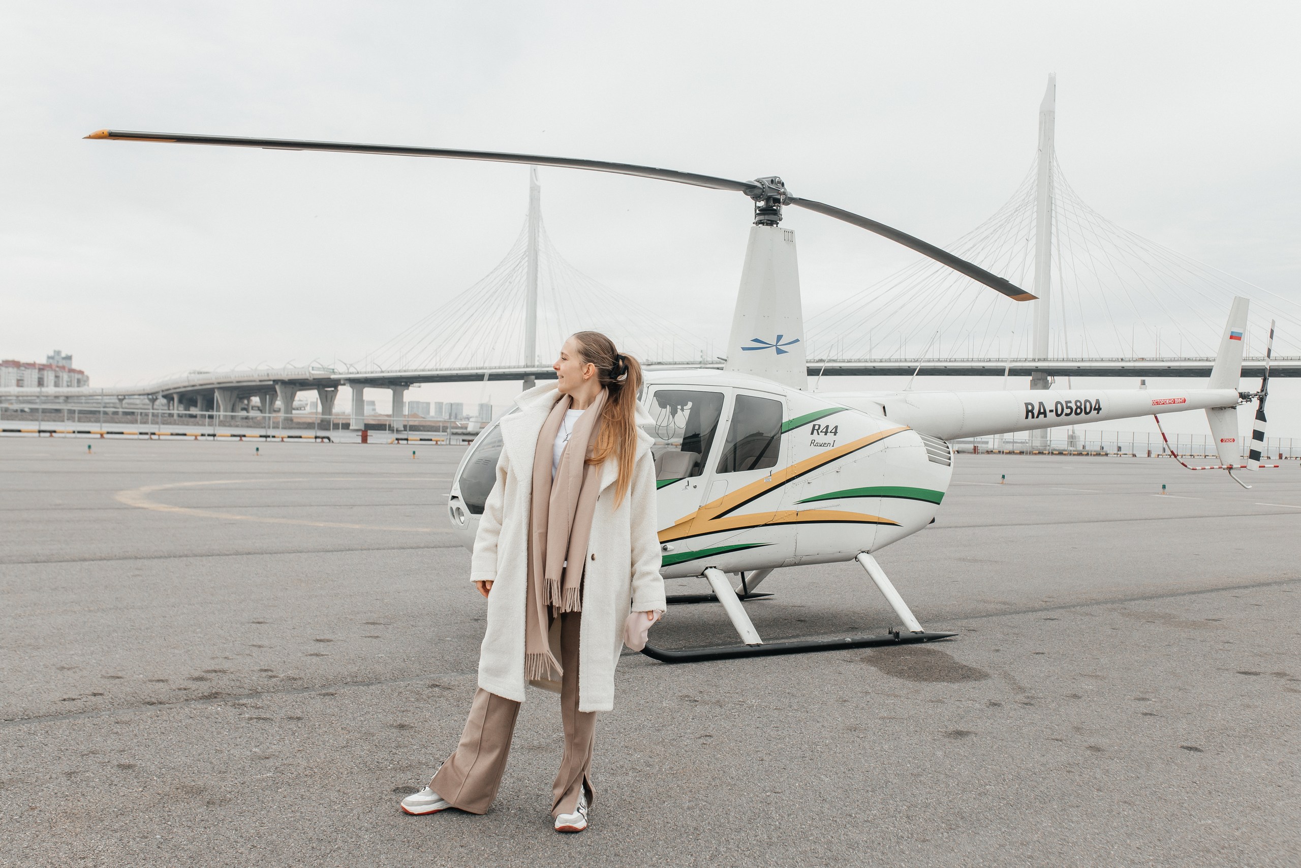 Robinson R44 в составе группы