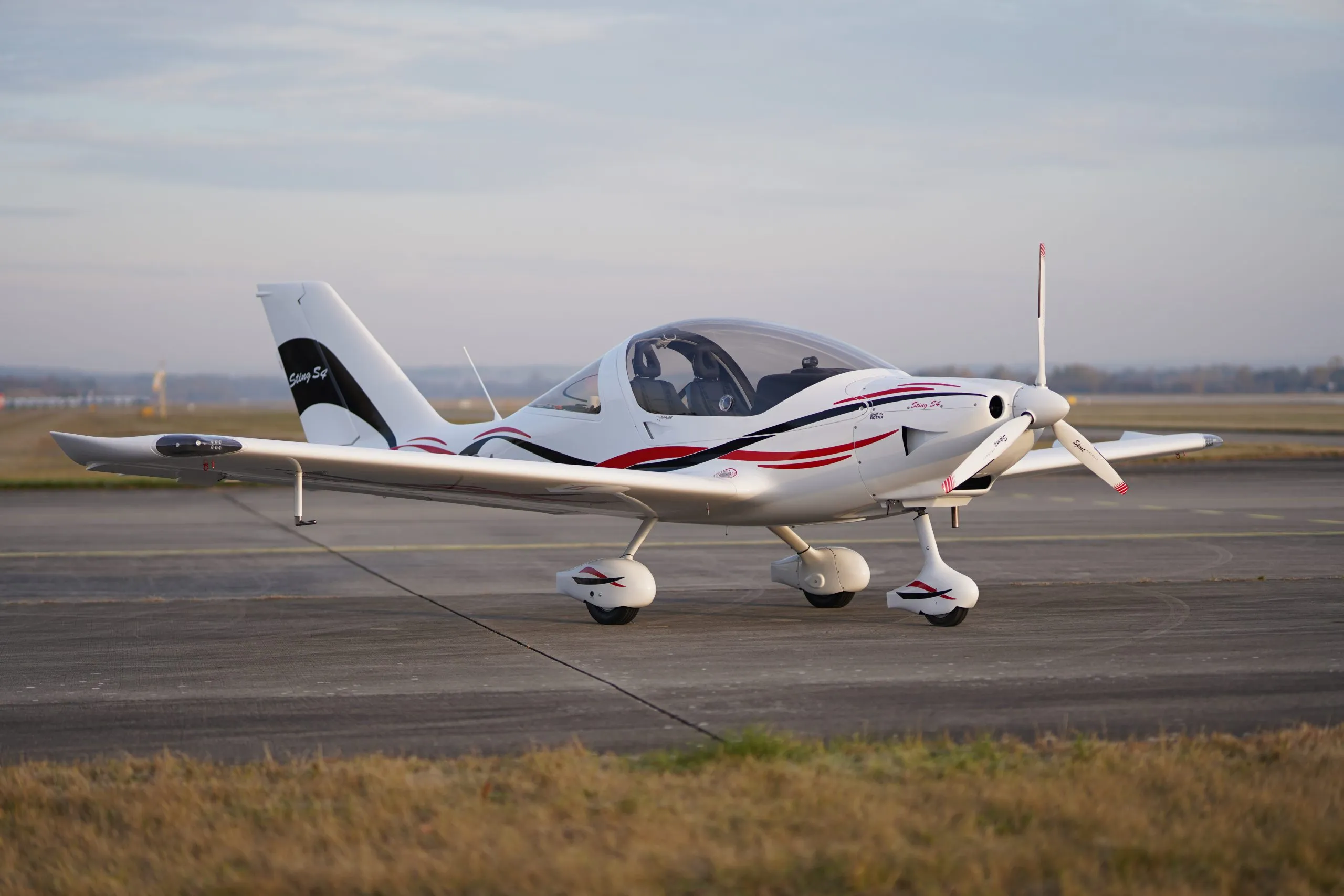 Rokoaero NG4 (Sting TL2000)